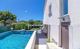 Lovely Home In Labin With Kitchen