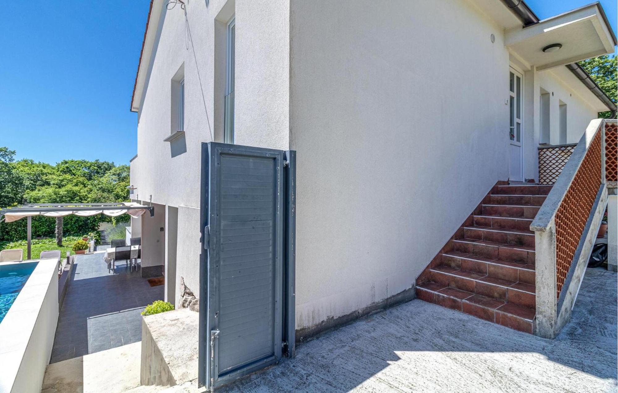 Lovely Home In Labin With Kitchen Exterior foto
