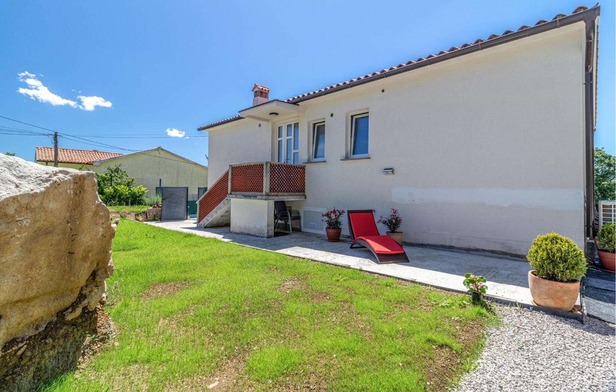 Lovely Home In Labin With Kitchen Exterior foto