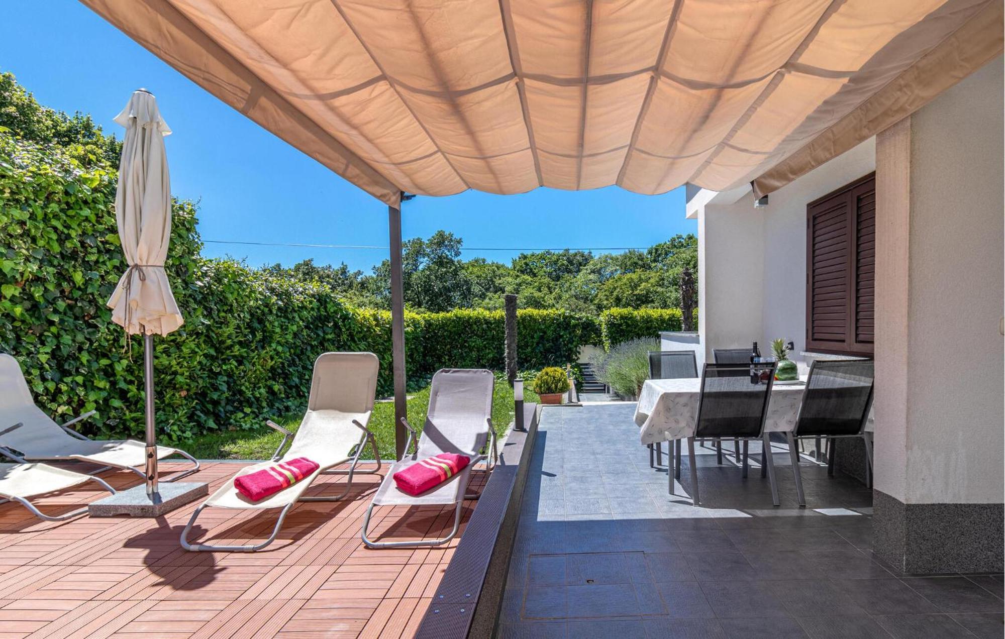 Lovely Home In Labin With Kitchen Exterior foto