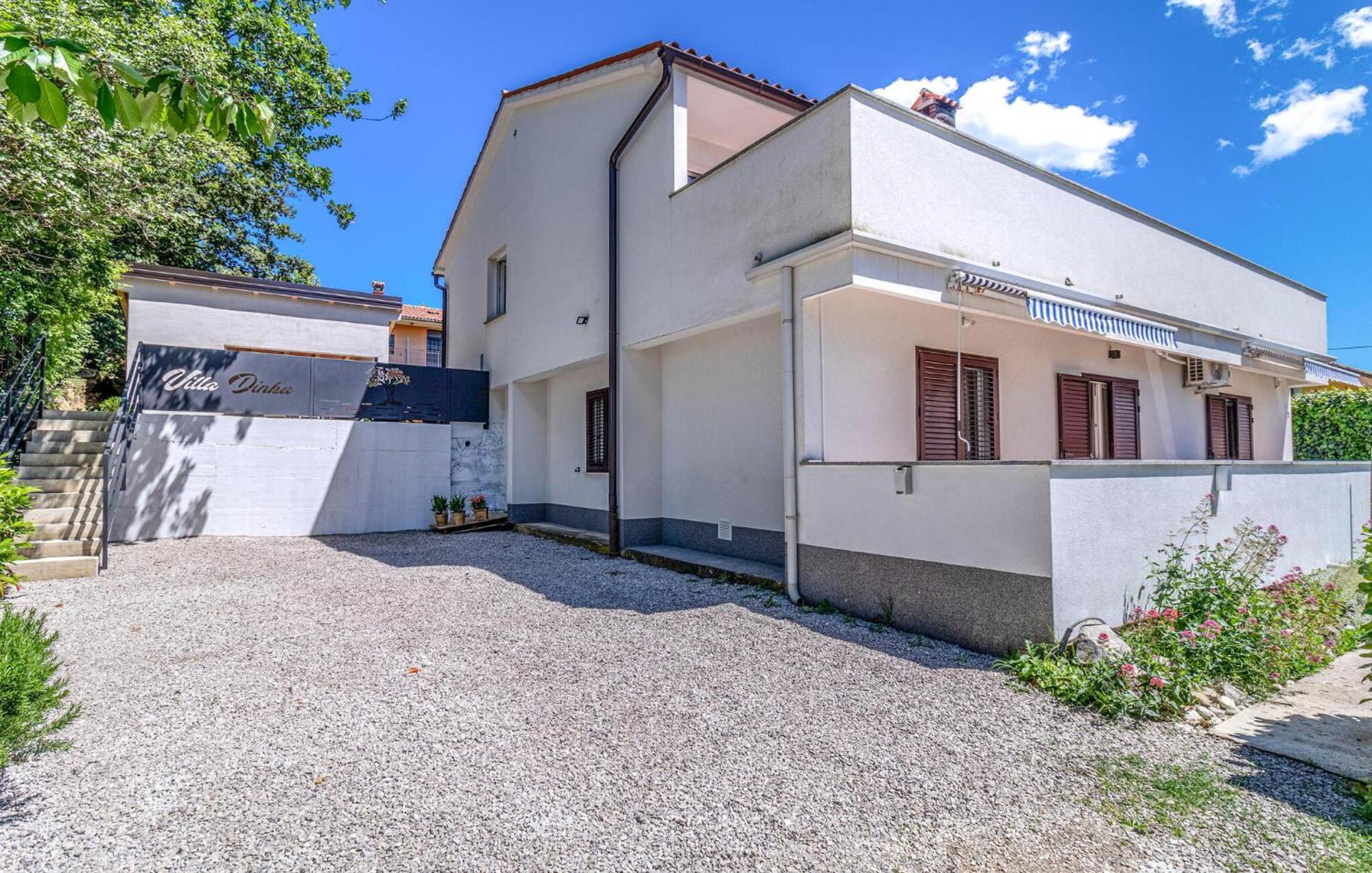 Lovely Home In Labin With Kitchen Exterior foto