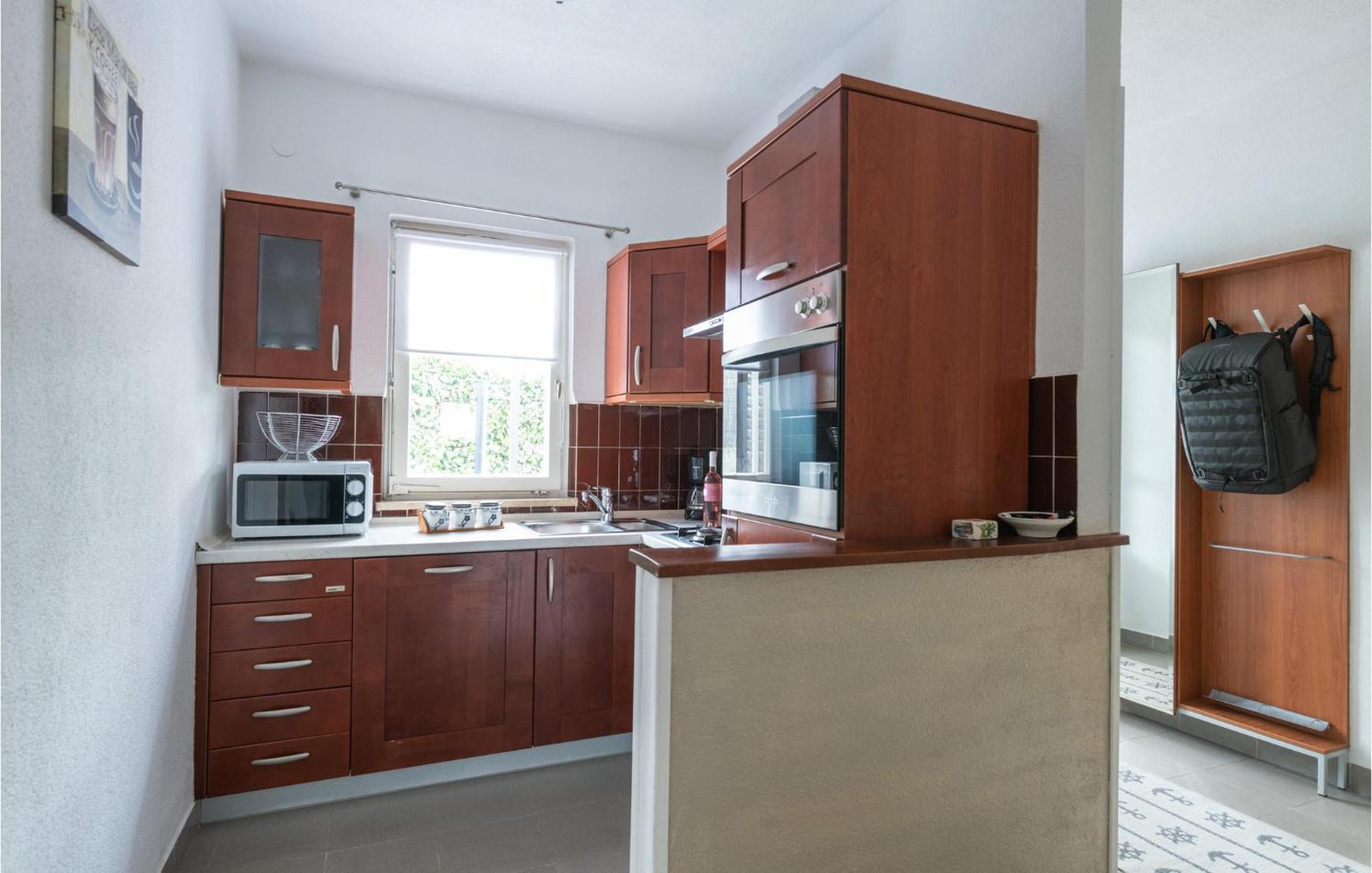 Lovely Home In Labin With Kitchen Exterior foto